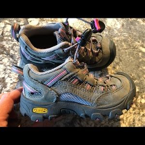 Keen toddler hiking shoes